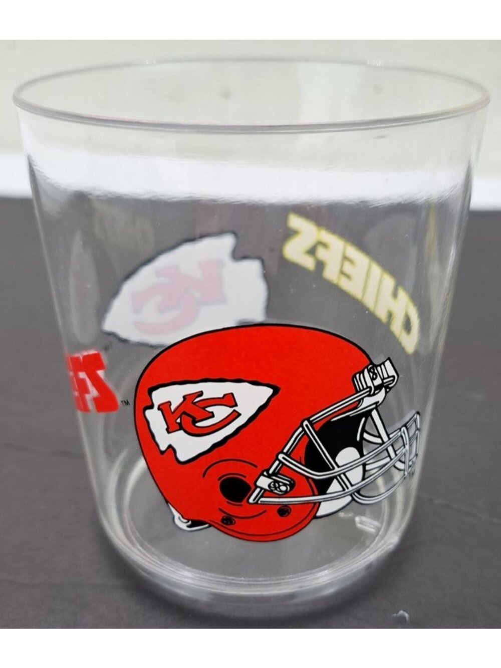 Vintage Kansas City Chiefs Clear Plastic Cups Set Of 4 NFL 10 oz Fun Lines New